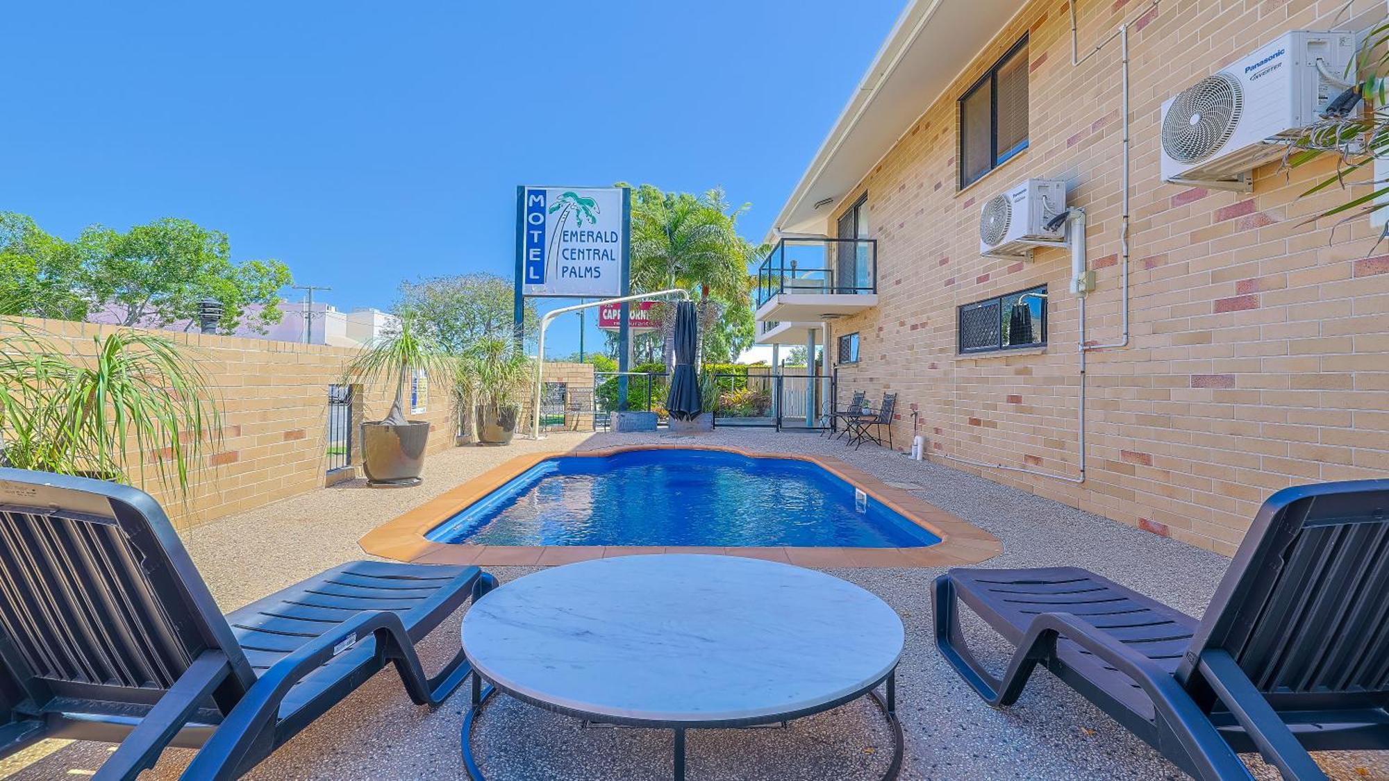 Emerald Central Palms Motel Dış mekan fotoğraf
